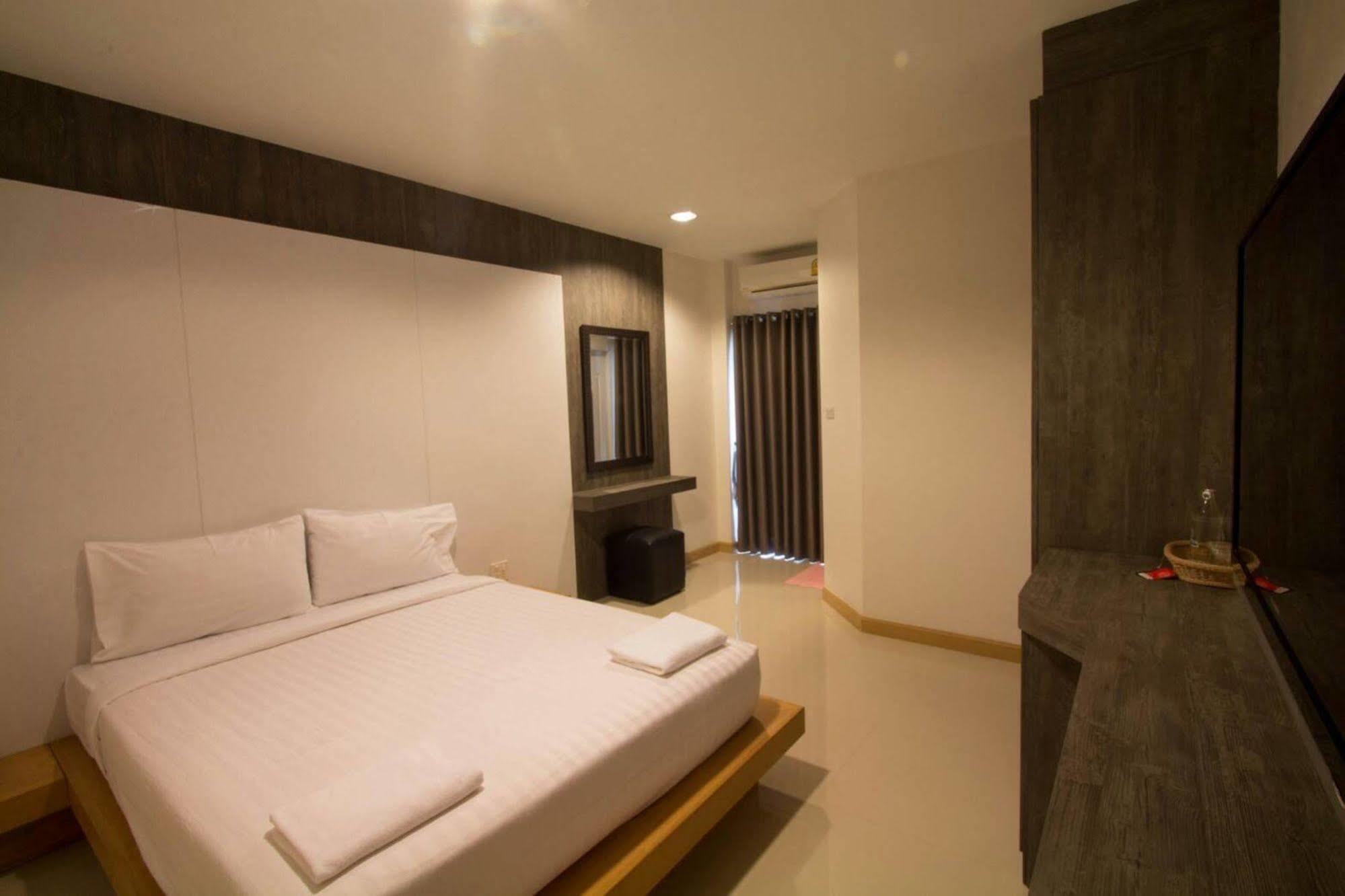Fortune Surin Hotel Экстерьер фото